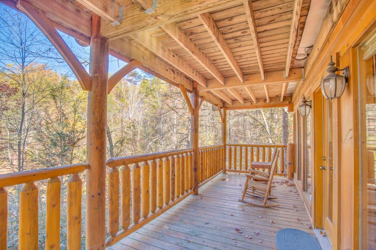 Secret Romance, 2 Bedrooms, Sleeps 8, Pool Table, Hot Tub, Arcade Гатлінбург Екстер'єр фото